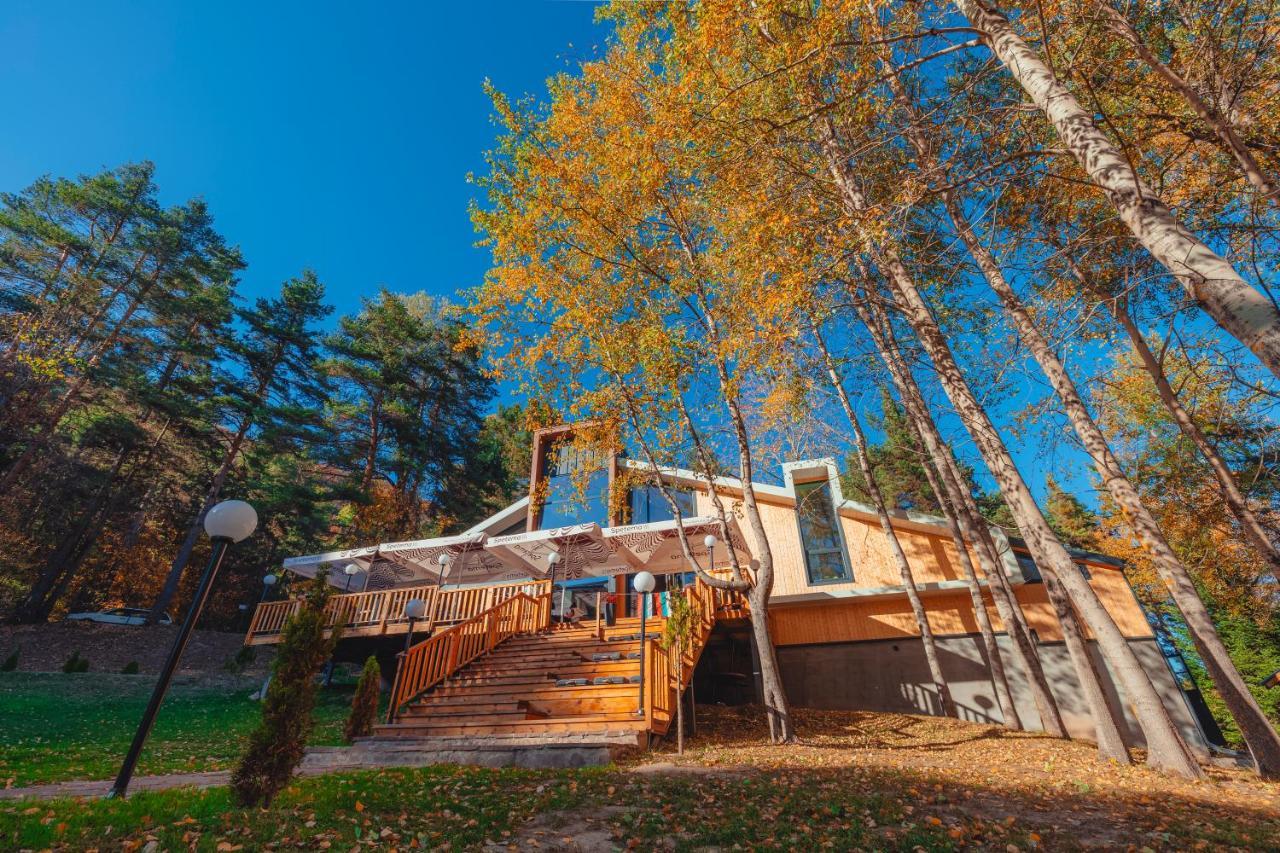 מלון פשטרה Saint Constantine Mountain Retreat מראה חיצוני תמונה